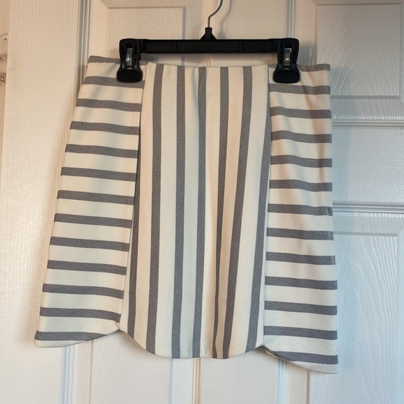 Topshop skirt - striped scallop - Picture 2 of 5